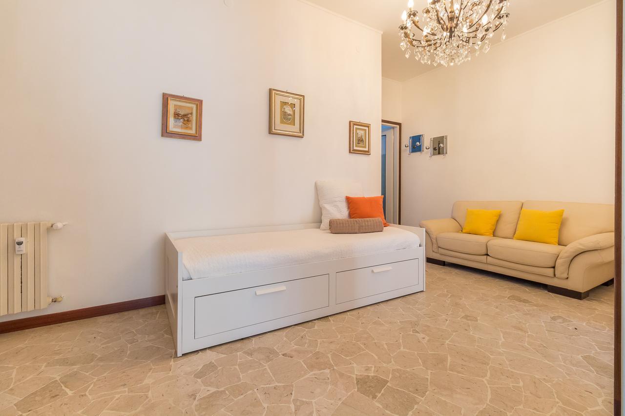 Apartamento Alessia'S Flat- Sondrio M3 Milán Exterior foto